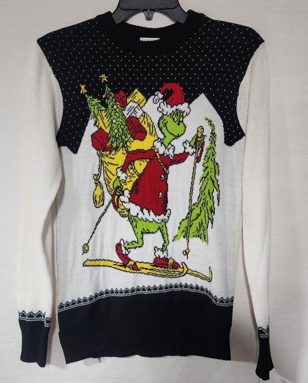The Grinch sweater for kids size large